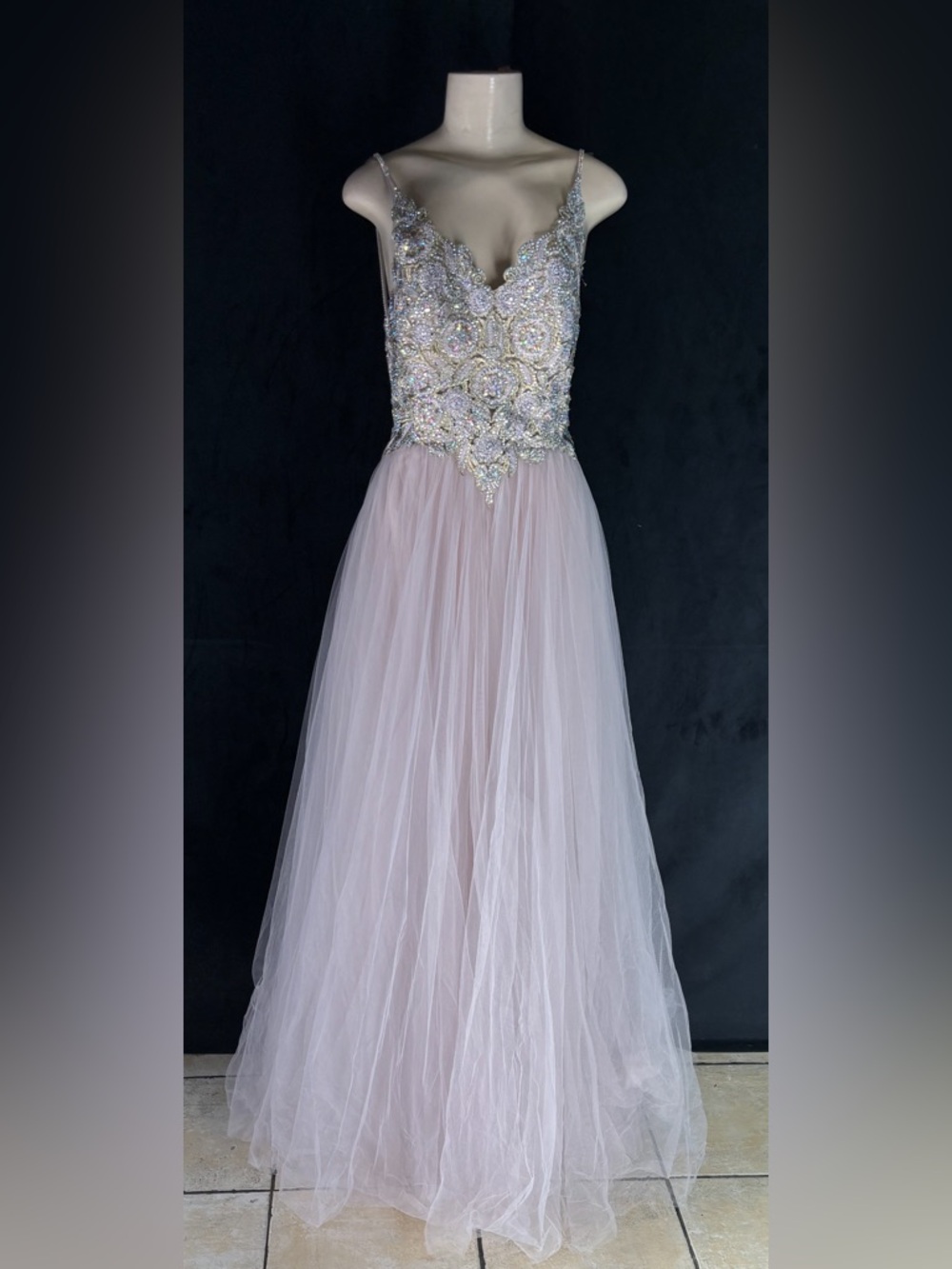 chic Blush Pink Tulle Prom Gown with Beaded Bodice
